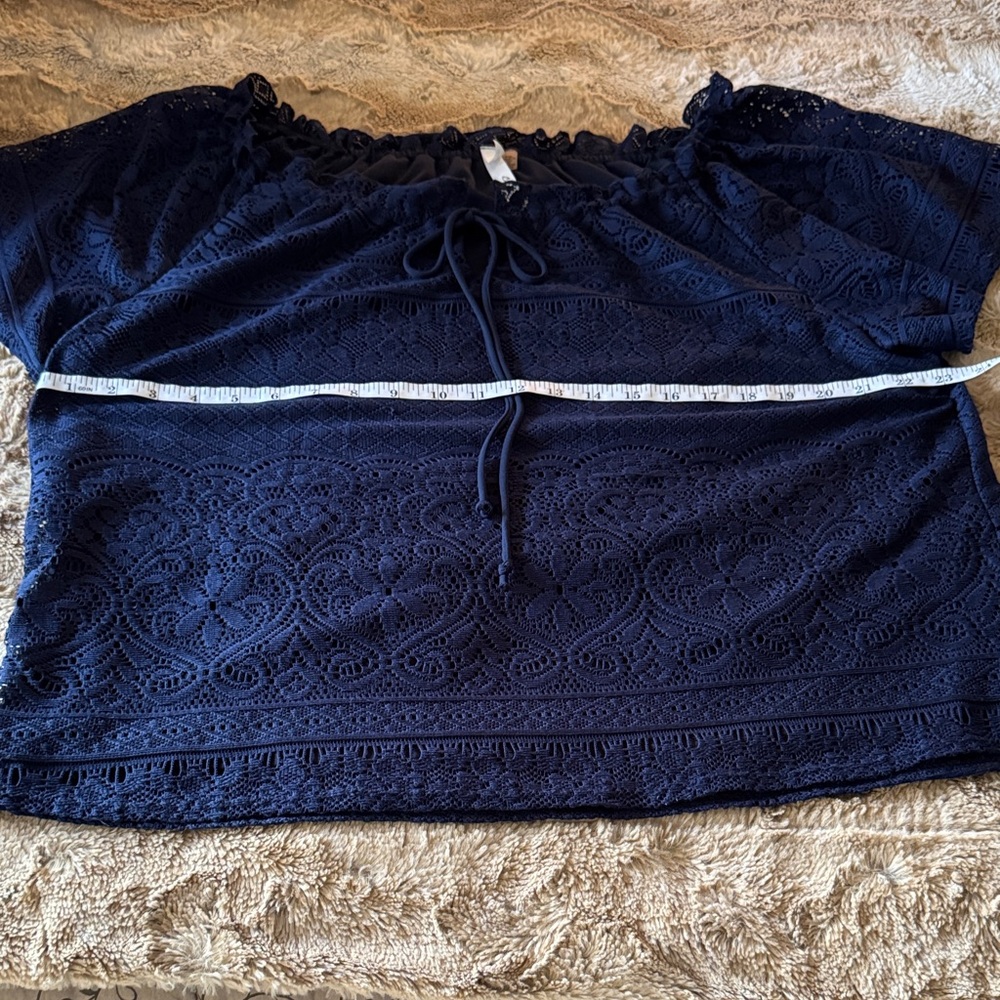 Collection Petite Lace Top – Size PXL - Picture 4 of 7